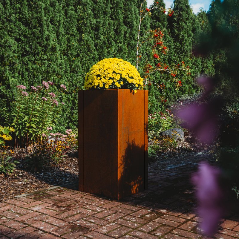 Grillsymbol extra tall corten steel flower pot