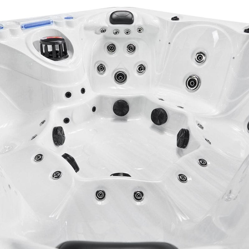 Orca leisure 7 seater hot tub with jets 